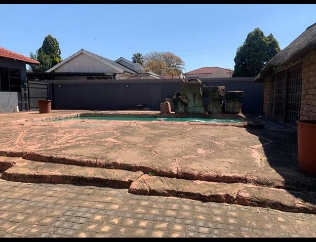 3 bed property to rent in SILVERTON